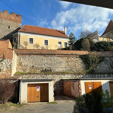 Апартаменты Family Provence Микулов Экстерьер фото